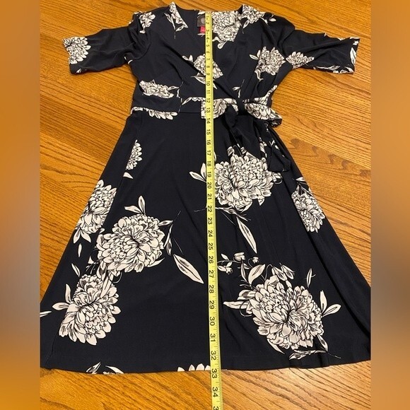 Vince Camuto Navy Floral Stretchy Short Sleeve Wrapped Tea Cocktail Dress - Picture 12 of 14